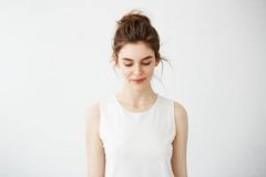 瓜子脸短发发型女2020流行发型（瓜子脸适合剪什么短发女）