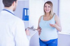 孕妇脸长斑,产后还能下去吗（怀孕脸颊长斑产后会消失吗）