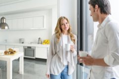 婴儿晚上睡觉脸是凉的吗