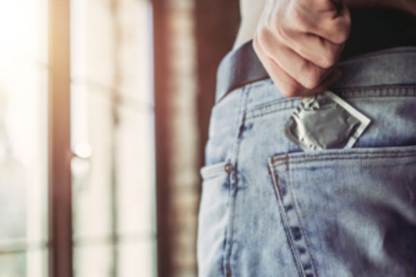 冬天脸一直脱皮怎么办