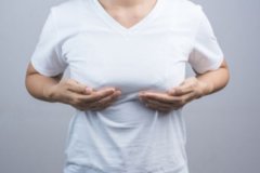 新生儿可以擦马油吗