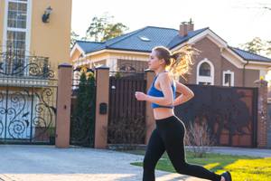 断奶后多久能染发